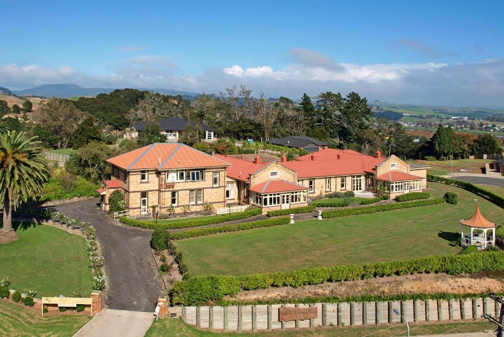Manor Views Nz Hotel Huntly Exterior photo